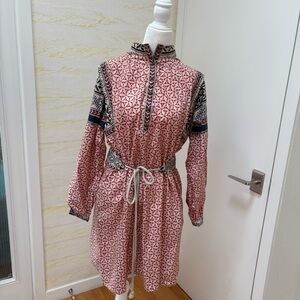 XiRENA Geometric Red and Black Long Sleeve Dress